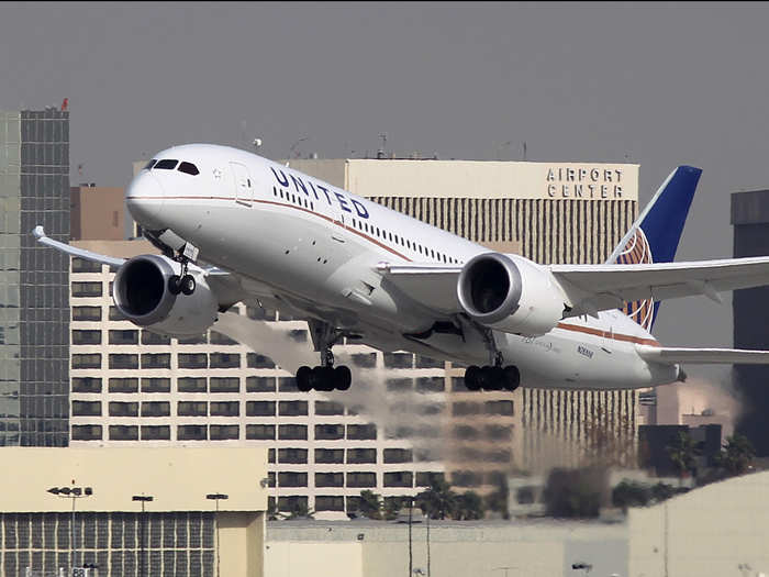 5. United Airlines: Newark (EWR) - San Francisco (SFO)