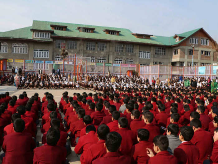 The government announced timing for the schools falling within the Srinagar municipal limits. It will be 10:00 a.m. to 3 p.m. while the rest of the Kashmir division timing will be 10:30 a.m. to 3:30 p.m.