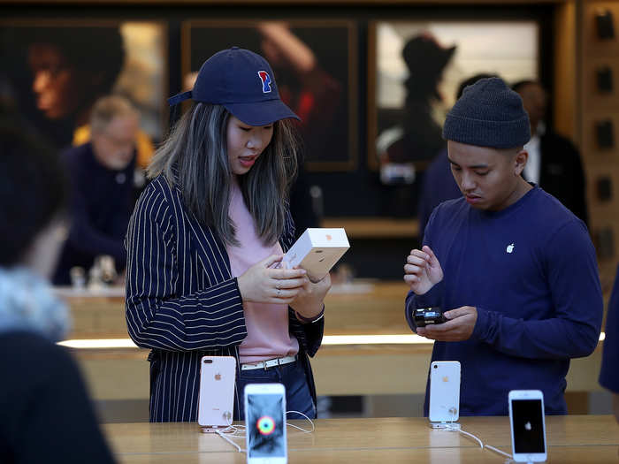 These days, Apple has done away with the dedicated Genius Bar in favor of having roving employees to help with technical issues ...