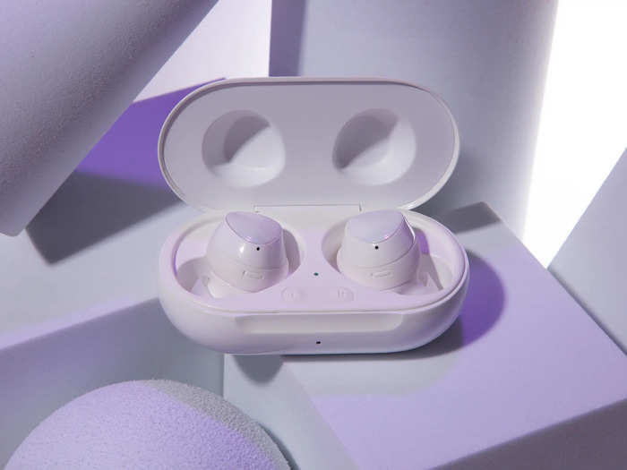 You can also customize the sound with Galaxy Buds Plus, unlike AirPods.