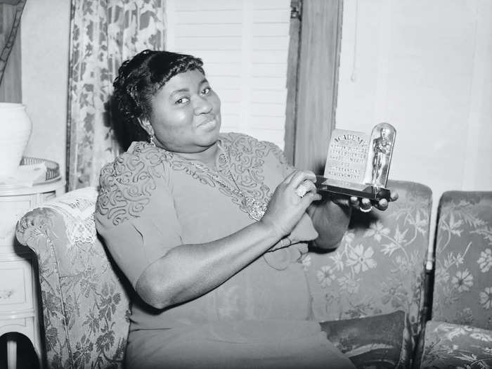 1940: Actress Hattie McDaniel became the first African American to win an Academy Award.