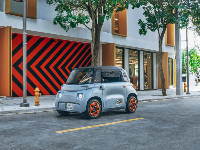 Citroën says the pint-sized EV will help people move around cities, serving as an alternative to bicycles, mopeds, scooters, and public transit.