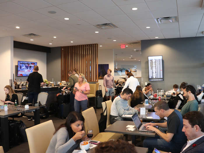 The lounge quickly filled up as the night went on and finding a seat became more and more difficult.