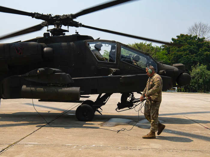 The relationship between Akau and his fellow maintainers is critical in the high-pressure world of aircraft maintenance.