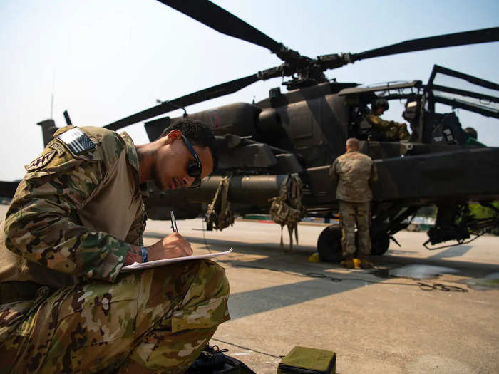 When he first enlisted in the US Army, Akau, a native of Waimanalo, Hawaii, relied on Apaches like the ones he currently services as a 15R attack helicopter repairer.