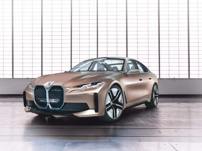 As for styling, the i4 concept looks a lot like BMWs on the road today, with angrier headlights and a larger, beaver-tooth grille.