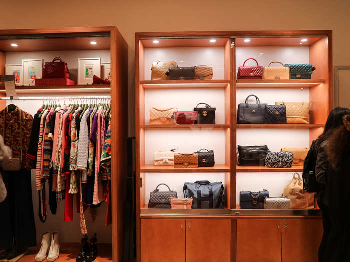 The top brands in San Francisco online handbag purchases have been Celine, Louis Vuitton, Gucci, Prada, and Bottega, so handbags from those brands are heavily stocked.