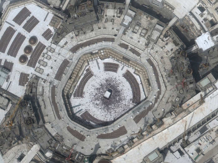 This photo — taken just 18 days later — shows the area looking visibly emptier, with much smaller crowds. Saudi authorities closed down the Kaaba and the Great Mosque in Mecca on February 27.