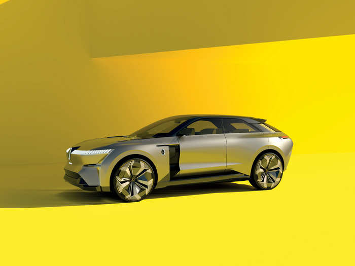 In travel mode, however, the car elongates to accommodate a higher-capacity, 90-kWh battery pack.