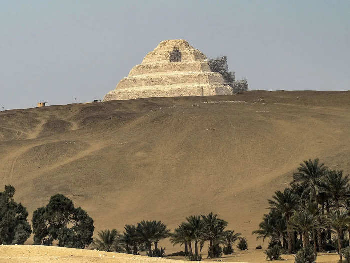 To keep the pyramid together, steel rods were threaded through the steps diagonally in a way to ensure they weren