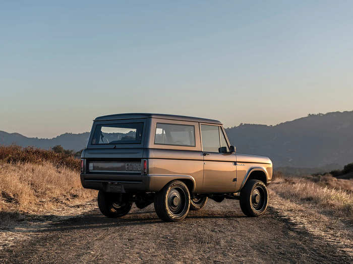 On March 10, Zero Labs announced that customers will now be able to choose between a steel body and a carbon-fiber one for their electrified, first-generation Bronco.