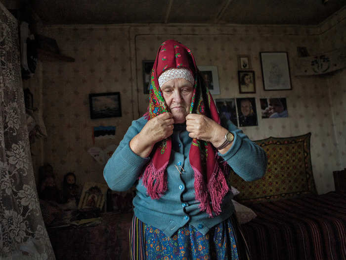 Lohu Ella is one of the women Gjelstad spent the most time with. The collapse of the Soviet Union was the happiest moment of her life, she told Gjeslstad. Today, Ella has a small pension and leads a comfortable life selling handicrafts to tourists with her daughter.