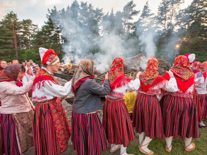 To the outside world, Kihnu and Manija islands are best known for their rich textile traditions, songs, and dances that the women have upheld over time.