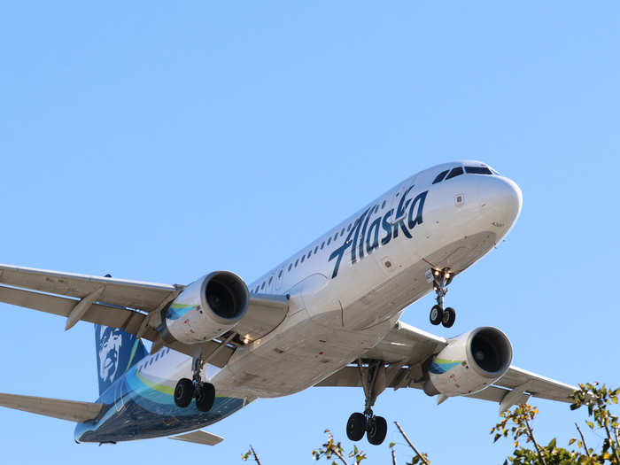 Flying over the Pacific is such a common practice that even narrow-body aircraft such as the Boeing 737 and Airbus A320 can fly safely between the mainland US and Hawaii and even between Alaska and Hawaii.