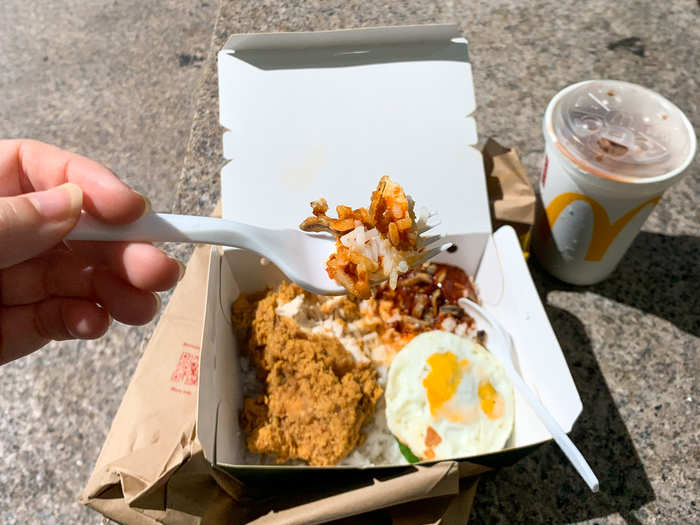 The fried chicken was pretty much fast-food standard, without much to set itself apart from the competition. And, the egg was clearly McMuffin-ready, though this one avoided the chalky, rubbery trap many McDonald