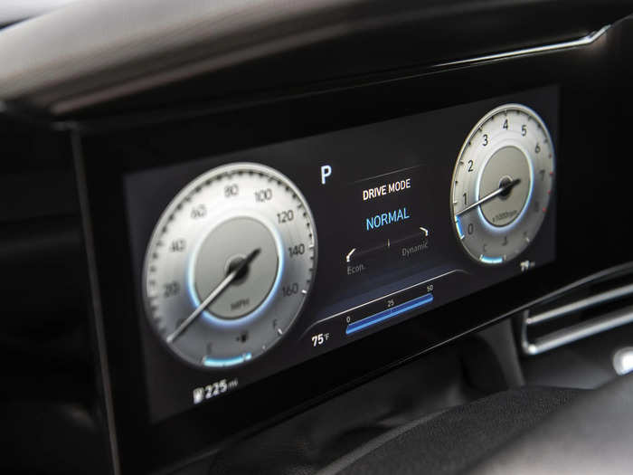 Buyers can also opt for a pair of 10.25-inch infotainment screens under a single sheet of glass, rather than of the standard eight-inch display.