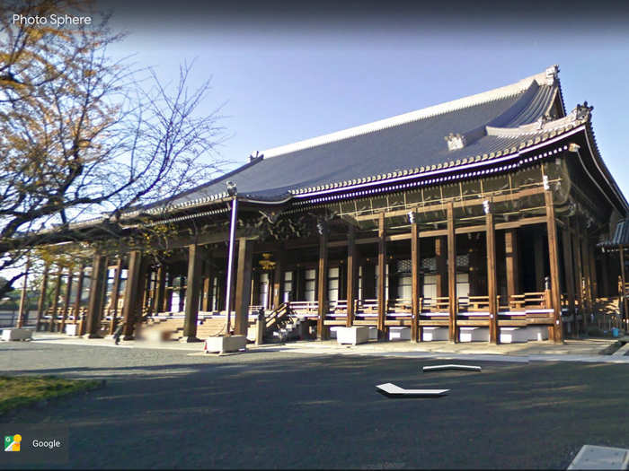 13. Nishi Honganji Temple in Kyoto was at one point the head temple in the country.