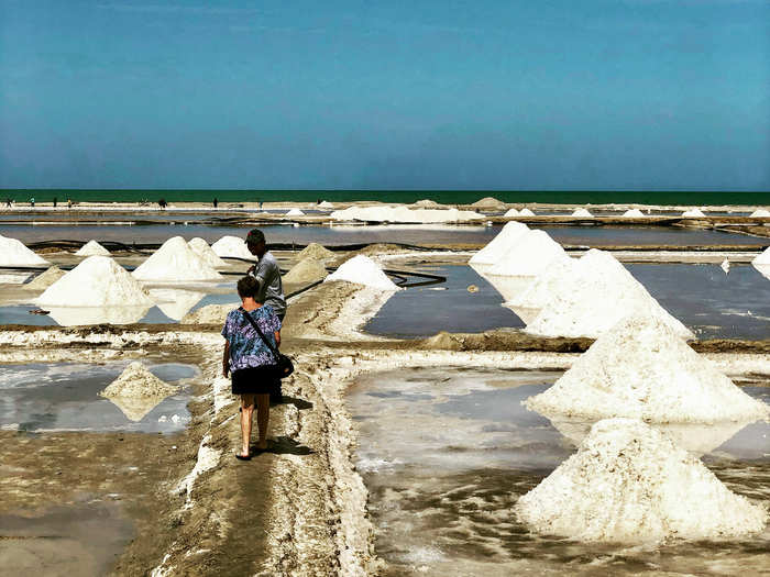 The next morning, it was on to another beach, Pilón de Azúcar, and a brief stop at the salt mines.