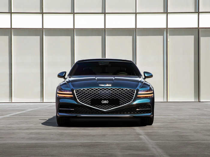 Up front, the G80 now has a massive, crest-shaped grille that contributes to its striking, high-end look.