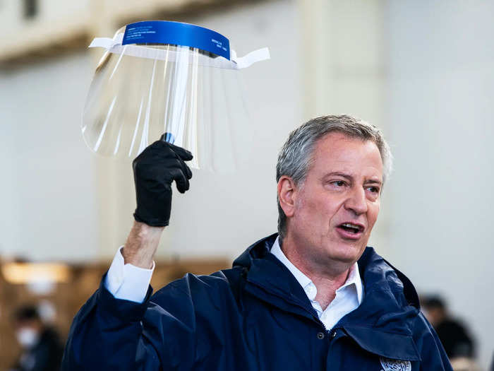 On March 29, New York City Mayor Bill de Blasio warned that the city has enough medical supplies to last only one more week, calling on the federal government to deploy more ventilators, masks, and medical personnel.