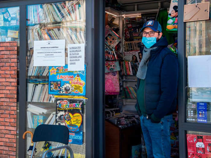 News stand agents in Italy can sell tobacco, but not lottery tickets. Over 10 million, or 1 in 6, Italians smoke, according to the Tobacco Atlas, a partnership between the American Cancer Society and Vital Strategies, a global public health organization.