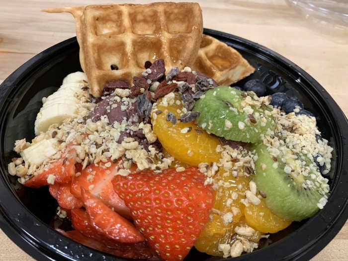 HAWAII: Waffle and Berry in Honolulu