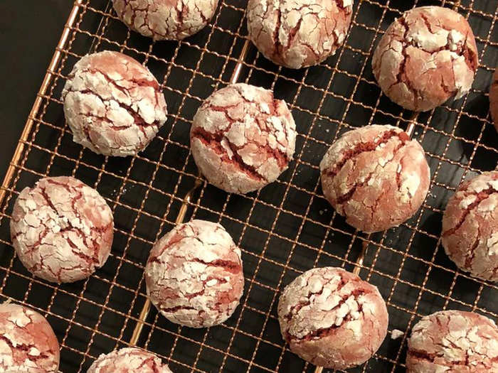 Berry crinkle cookies