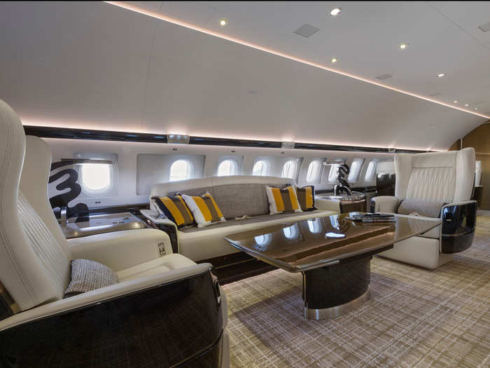 Seven seats in total comprise the spacious cabin with four club chairs and the three-person divan.