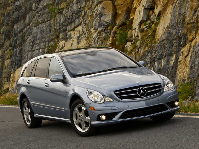 It looked like super-fast luxury minivans might have their moment when Mercedes-Benz introduced the R-Class in 2005.