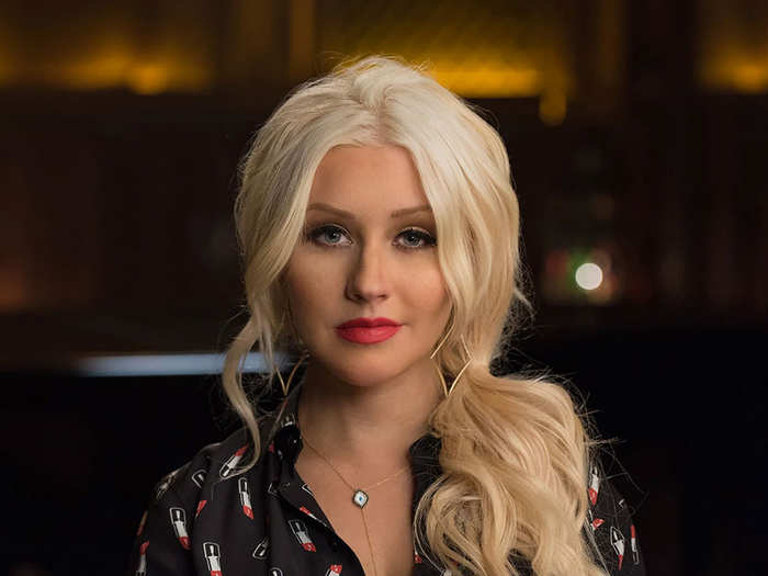 Christina Aguilera teaches singing