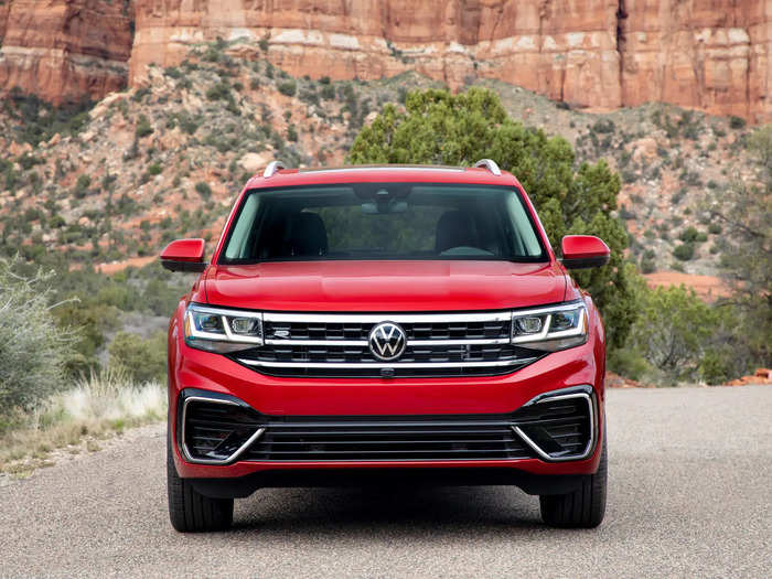 According to VW, "a bold three-bar grille extends into the front light signature, creating a more sophisticated presence, while new headlight and taillight designs feature standard full-LED lighting, including low beams, high beams, turn signal indicators, Daytime Running Lights, and taillights."