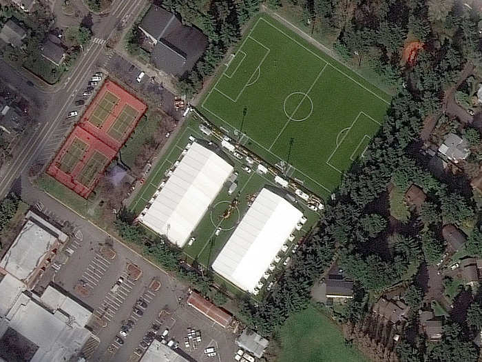 A closer image shows the two makeshift tents located right on top of the field. The temporary hospital is equipped with up to 200 beds, and is meant to treat patients who have been exposed to COVID-19 with less severe symptoms in order to relieve other hospitals in the area.