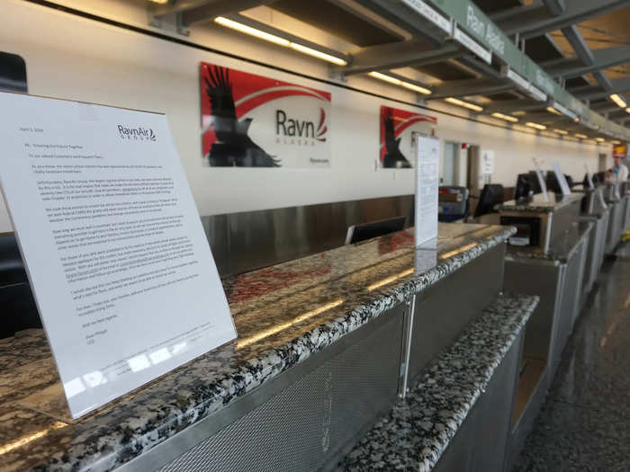 Some empty ticket counters, however, will remain that way as the airlines that once staffed them have collapsed due to the crisis, as was the case for Ravn Alaska.