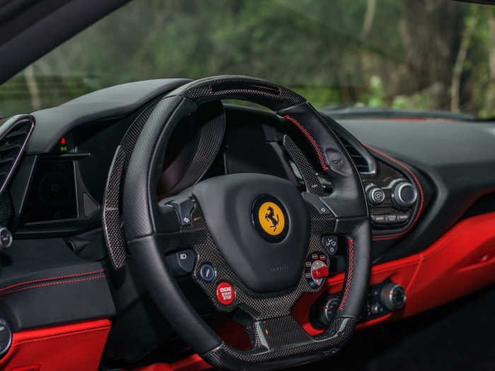 Check out those LONG carbon-fiber paddles for the 488 GTB