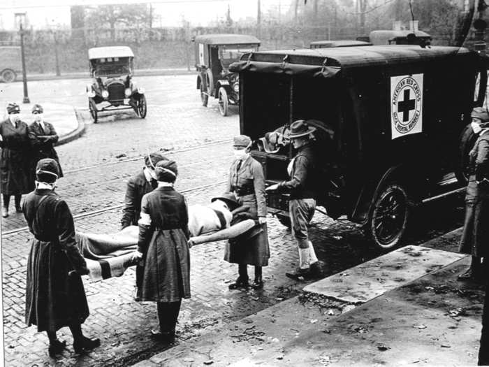 As infections grew by the thousands, volunteer nurses treated residents in their homes.