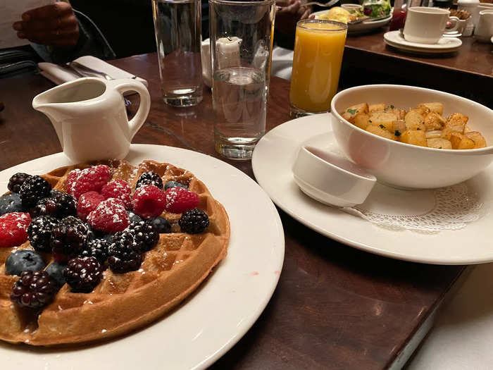 On the third and final day, we were given an hour to sleep in, rejoining at The Roxy Bar for breakfast and sharing memories of the previous day. As I indulged on a berry-covered waffle and house potatoes, Emmanuel shared his thoughts on RZA