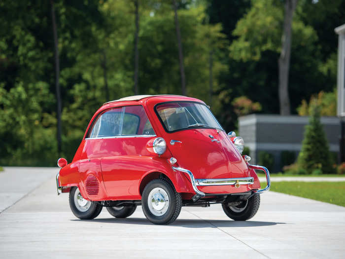 ... a 1957 BMW Isetta ...