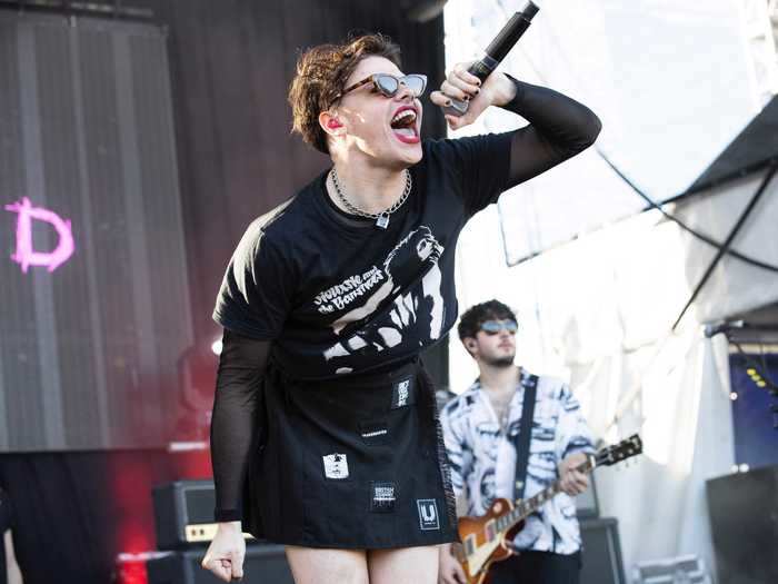 Yungblud played a rock concert on YouTube, which featured cameos from Machine Gun Kelly and Bella Thorne.