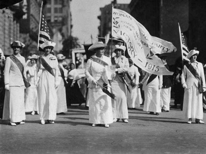 Women had only recently won the right to vote in US elections. It would be two more years before women in the UK had the same voting rights as men.