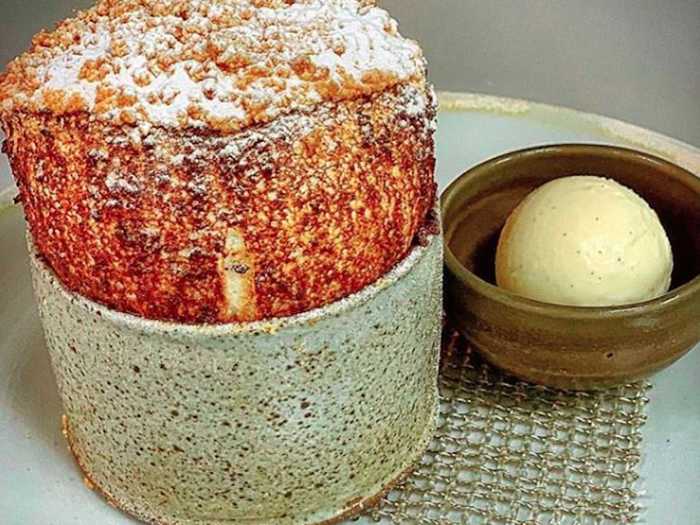 Apple crumble soufflé