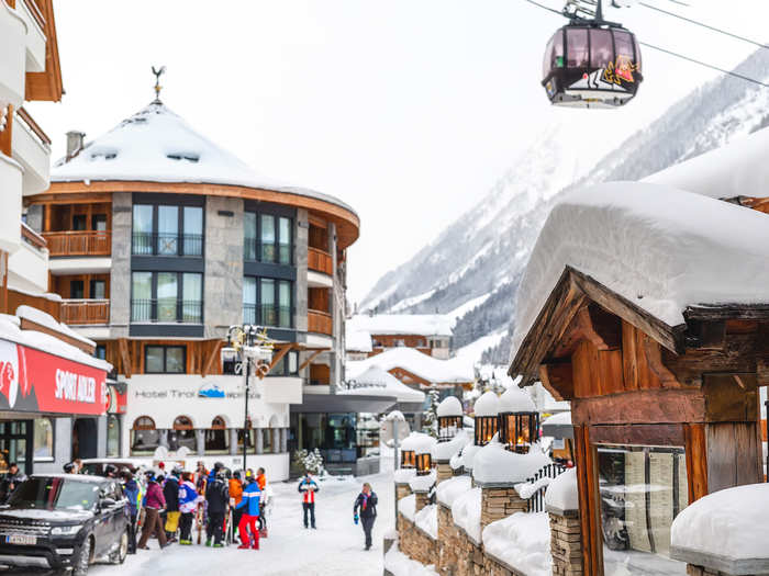 The first large-scale transmission in Austria seems to have started in the ski resort of Ischgl in early March. Cases linked to the town later led to confirmed infections in six other countries.