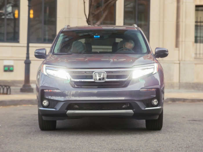 The Honda Pilot is the epitome of excellence in this genre of automobile. The third-generation Pilot was always a strong competitor in the segment. But the updates for the 2019 model year have corrected some of most glaring faults and bolstered its position as one of the finest family SUVs money can buy.