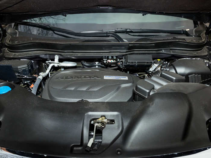 Under the hood, all Pilots are powered by a 280 horsepower 3.5-liter, naturally aspirated VTEC V6 engine. The V6 is paired with either a six or nine-speed automatic transmission. Our test car came with the nine-speed.