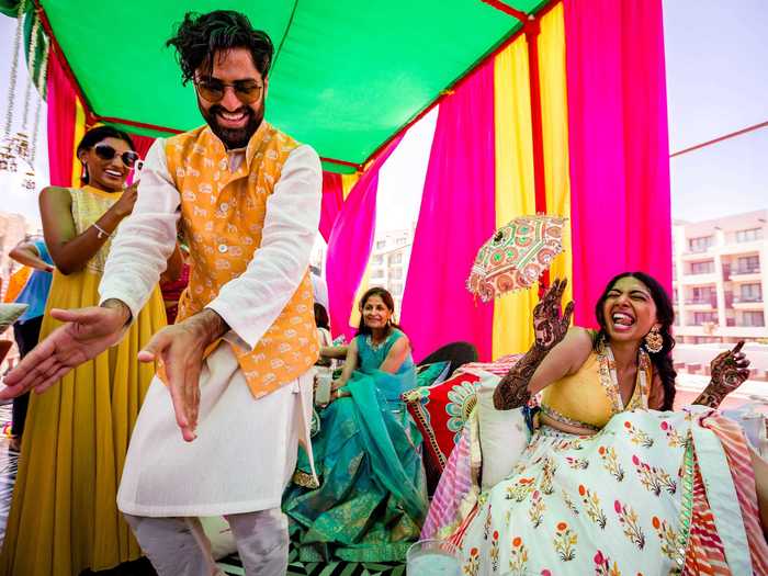 The couple also brought in elements of Holi at the event.