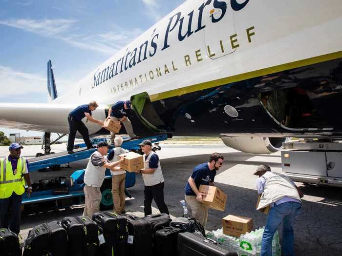 Pallets are loaded in the cargo section on the main level, which takes up a majority of the airframe, while smaller boxes and items are loaded in the smaller belly cargo hold.