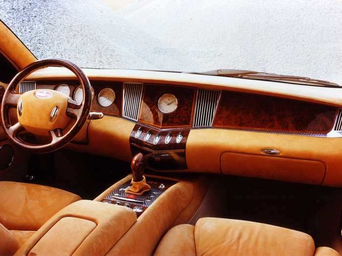 The three-tone paint was (and still is) awesome. Bugatti put the best quality wood and leather it could find in the interior.