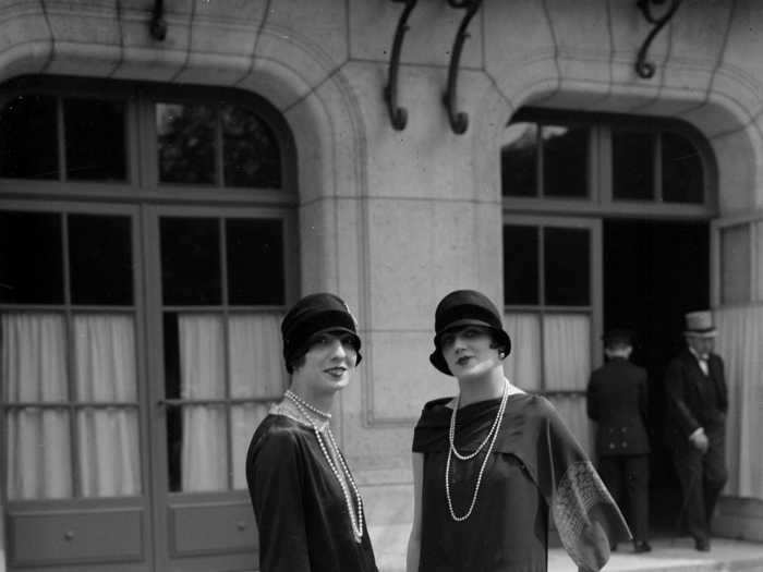 In the 1920s, loose-fitting dresses were rising in popularity.