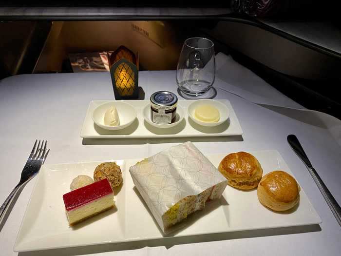 ... And had the afternoon tea from the "light options" menu.