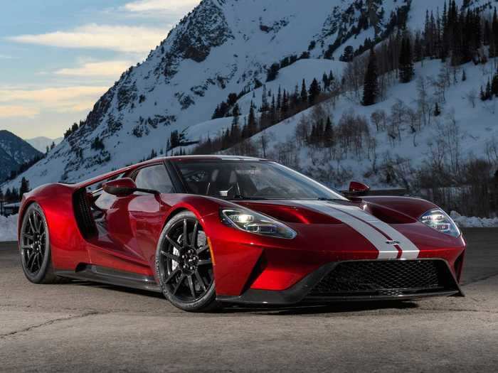In fact, Ford is all about turbos with its EcoBoost technology, which powers the $400,000 Ford GT supercar:  a 647-horsepower, 3.5-liter twin-turbo EcoBoost V6 engine is mounted in the middle of the machine.