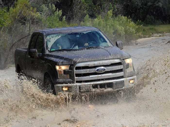 The legendary F-150 I most recently tested had a high-output variant of the 3.5-liter V6. The turbocharged mill cranks out 450 horsepower with 510 pound-feet of torque. That beats the 5.0-liter V8 engine by a notable margin (395 horsepower and 400 pound-feet of torque).